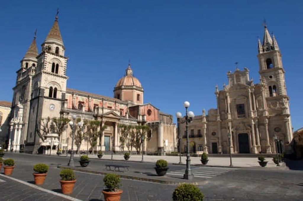 Апартаменты Come In Sicily La Pietra Monaca Ачиреале Экстерьер фото