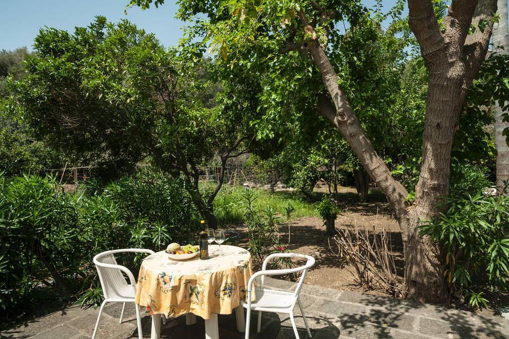 Апартаменты Come In Sicily La Pietra Monaca Ачиреале Номер фото